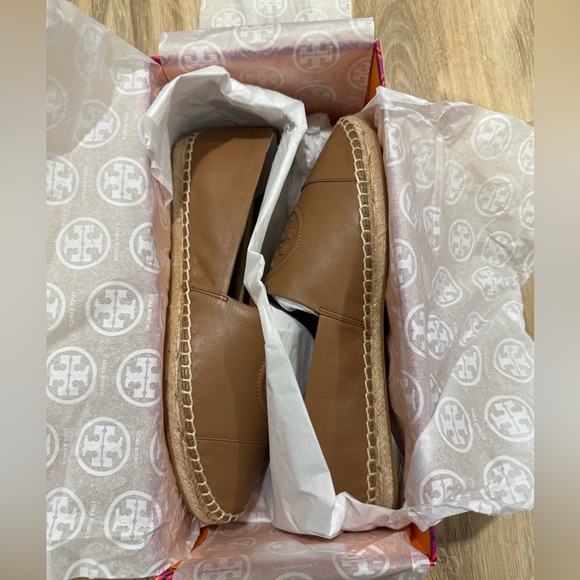 Tory Burch Block Flat Espadrille Nappa Leather Royal Tan Size 9.5 NIB - Picture 2 of 6